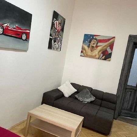 Red&Black Apartment City Centr, Na Hradbach 118 俄斯特拉发 外观 照片