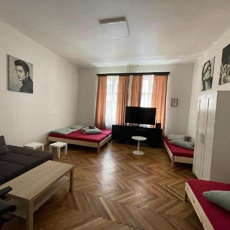 Red&Black Apartment City Centr, Na Hradbach 118 俄斯特拉发 外观 照片