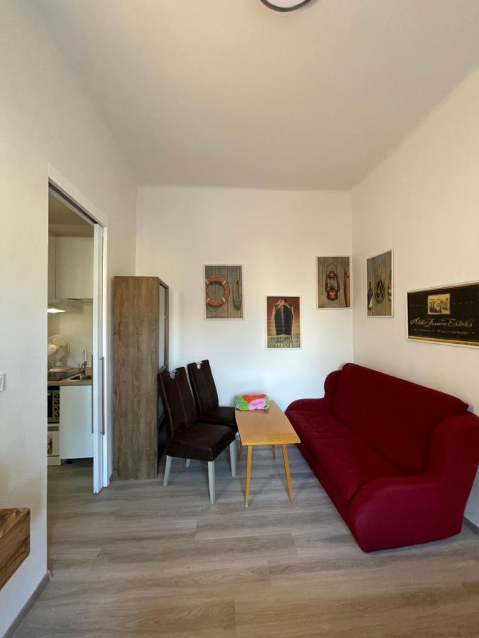 Red&Black Apartment City Centr, Na Hradbach 118 俄斯特拉发 外观 照片