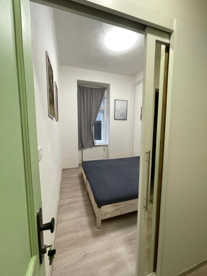 Red&Black Apartment City Centr, Na Hradbach 118 俄斯特拉发 外观 照片