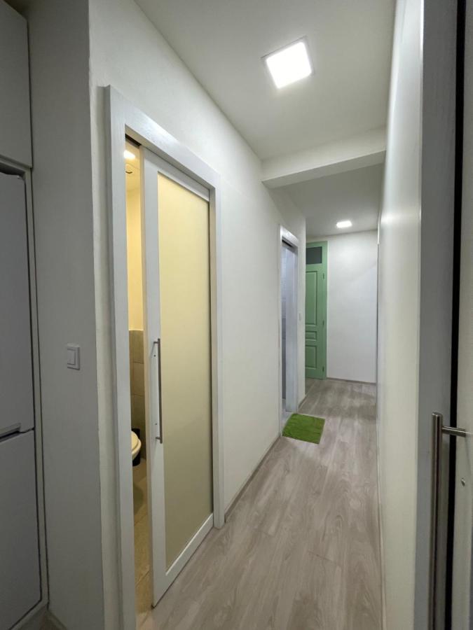 Red&Black Apartment City Centr, Na Hradbach 118 俄斯特拉发 外观 照片