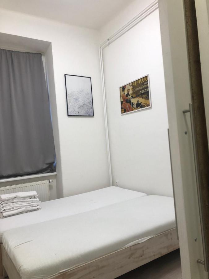 Red&Black Apartment City Centr, Na Hradbach 118 俄斯特拉发 外观 照片