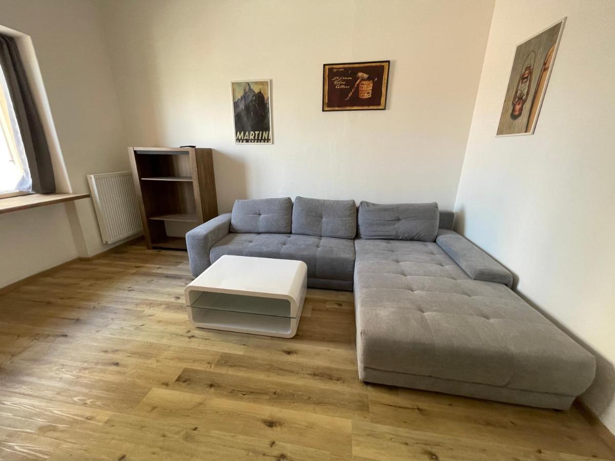 Red&Black Apartment City Centr, Na Hradbach 118 俄斯特拉发 外观 照片