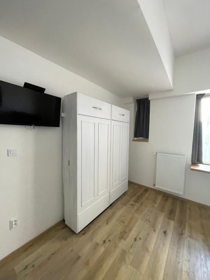 Red&Black Apartment City Centr, Na Hradbach 118 俄斯特拉发 外观 照片