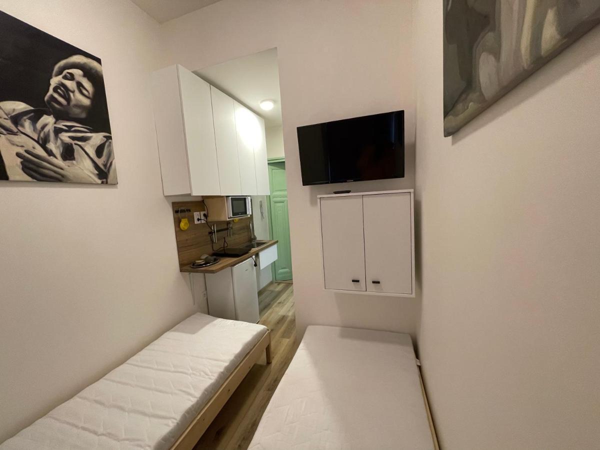 Red&Black Apartment City Centr, Na Hradbach 118 俄斯特拉发 外观 照片