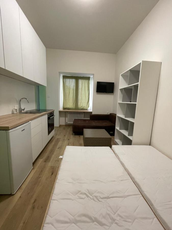 Red&Black Apartment City Centr, Na Hradbach 118 俄斯特拉发 外观 照片