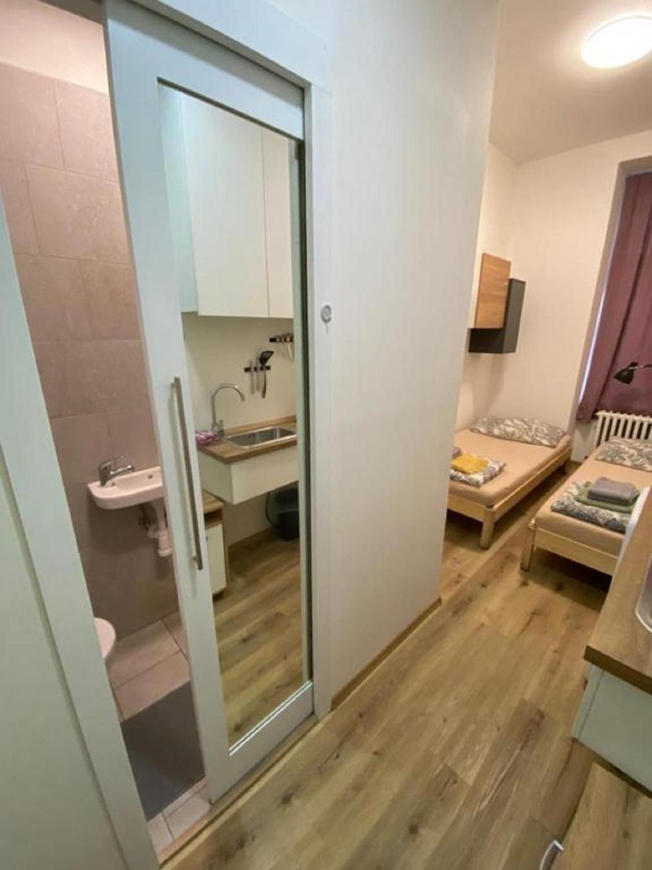 Red&Black Apartment City Centr, Na Hradbach 118 俄斯特拉发 外观 照片